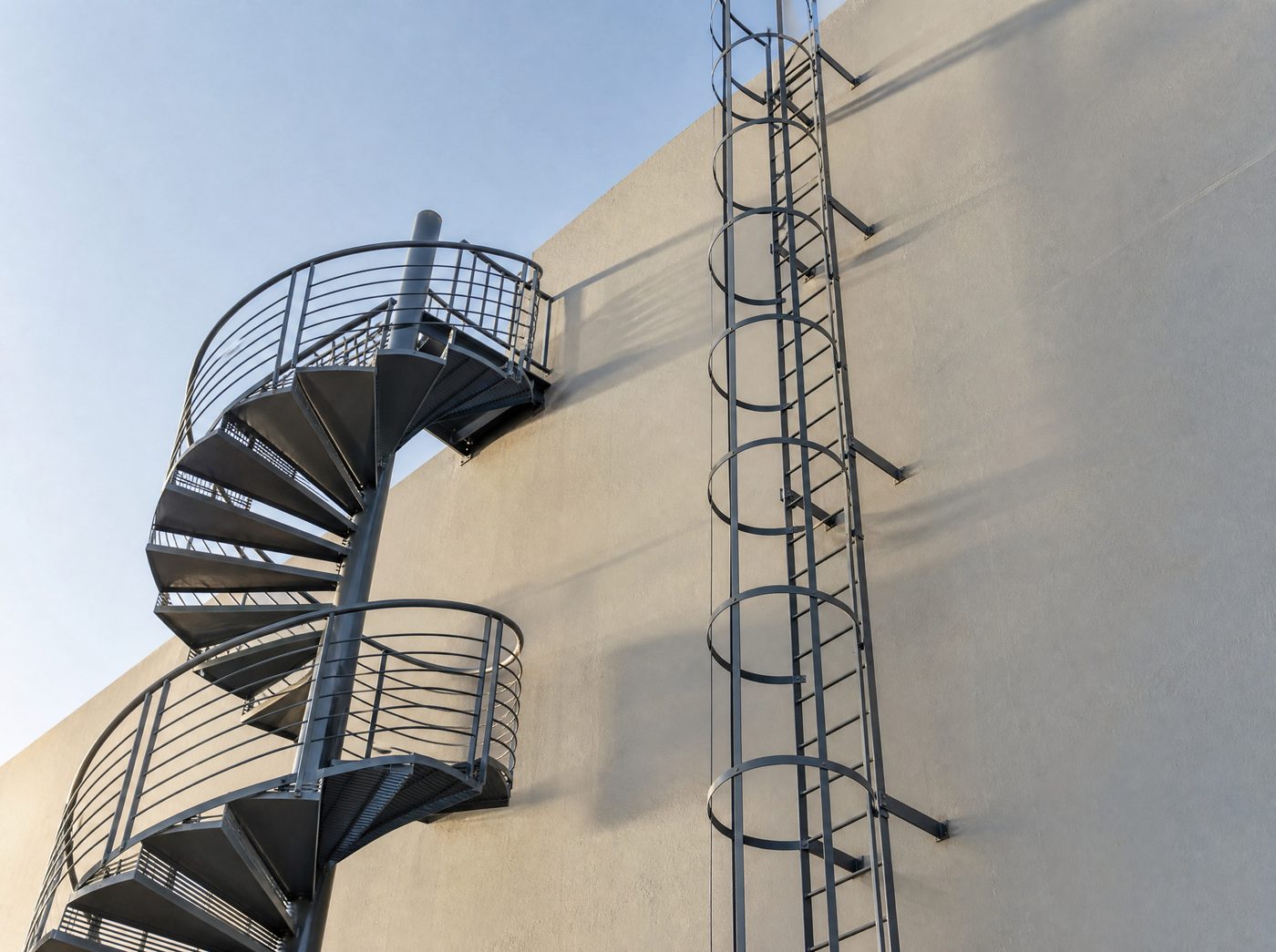 Rooftop access ladder